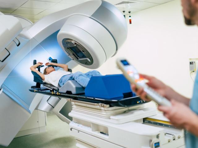 Persona en tratamiento de radioterapia